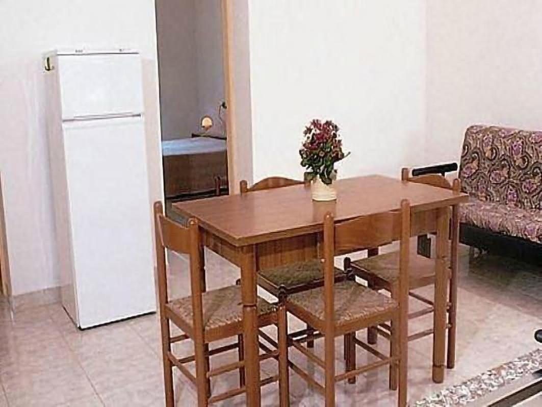 Residence Baia Del Gallo Βιέστε Εξωτερικό φωτογραφία