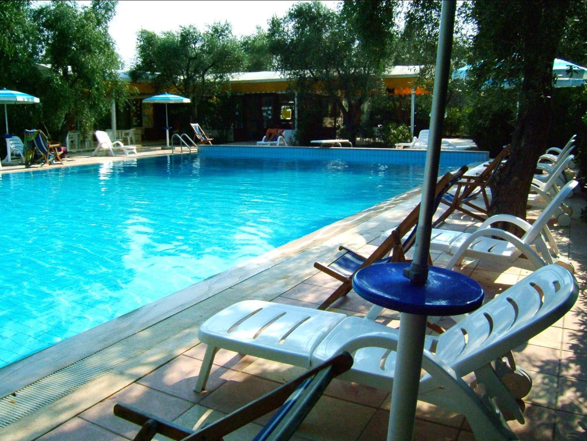 Residence Baia Del Gallo Βιέστε Εξωτερικό φωτογραφία