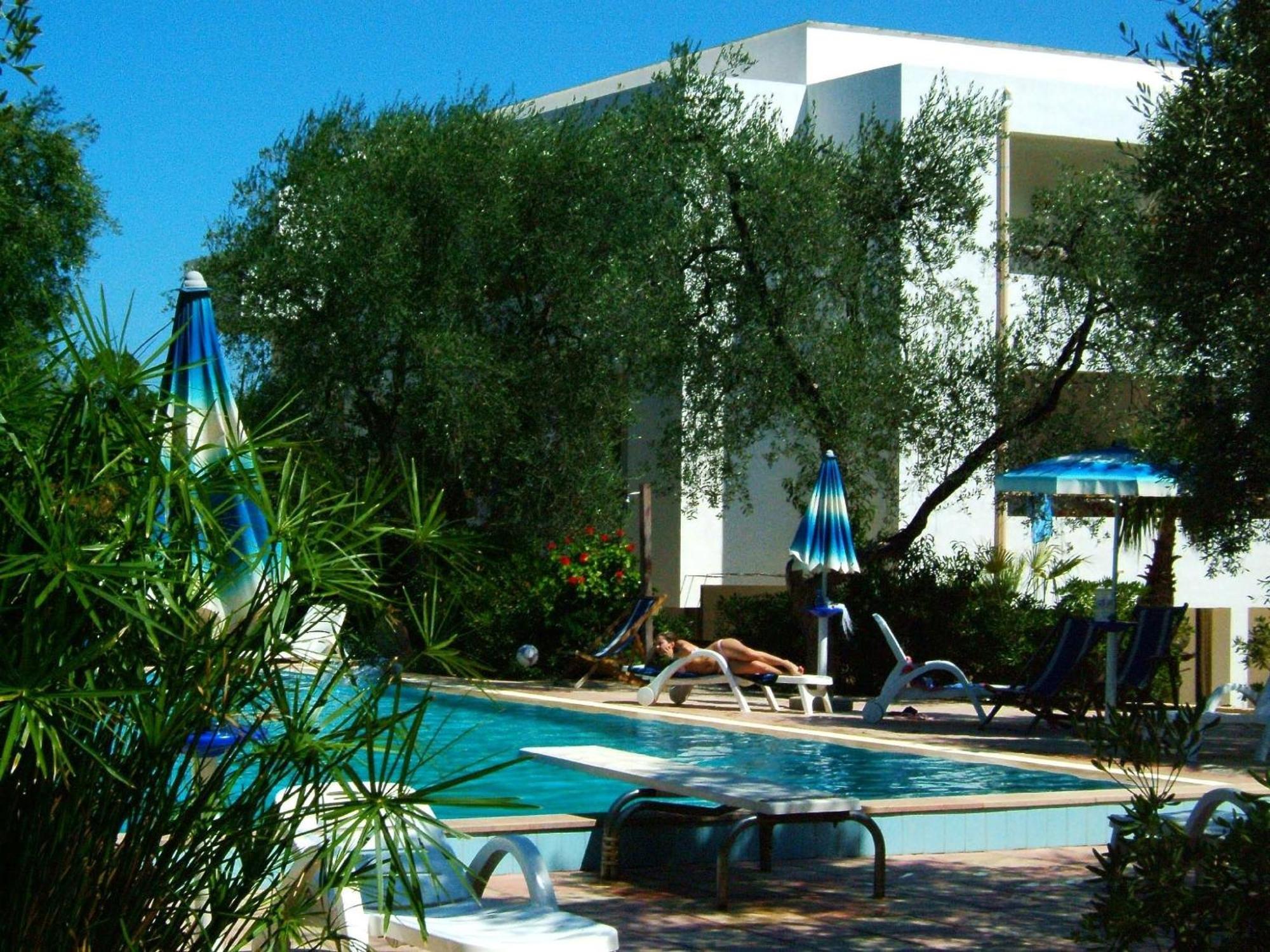 Residence Baia Del Gallo Βιέστε Εξωτερικό φωτογραφία